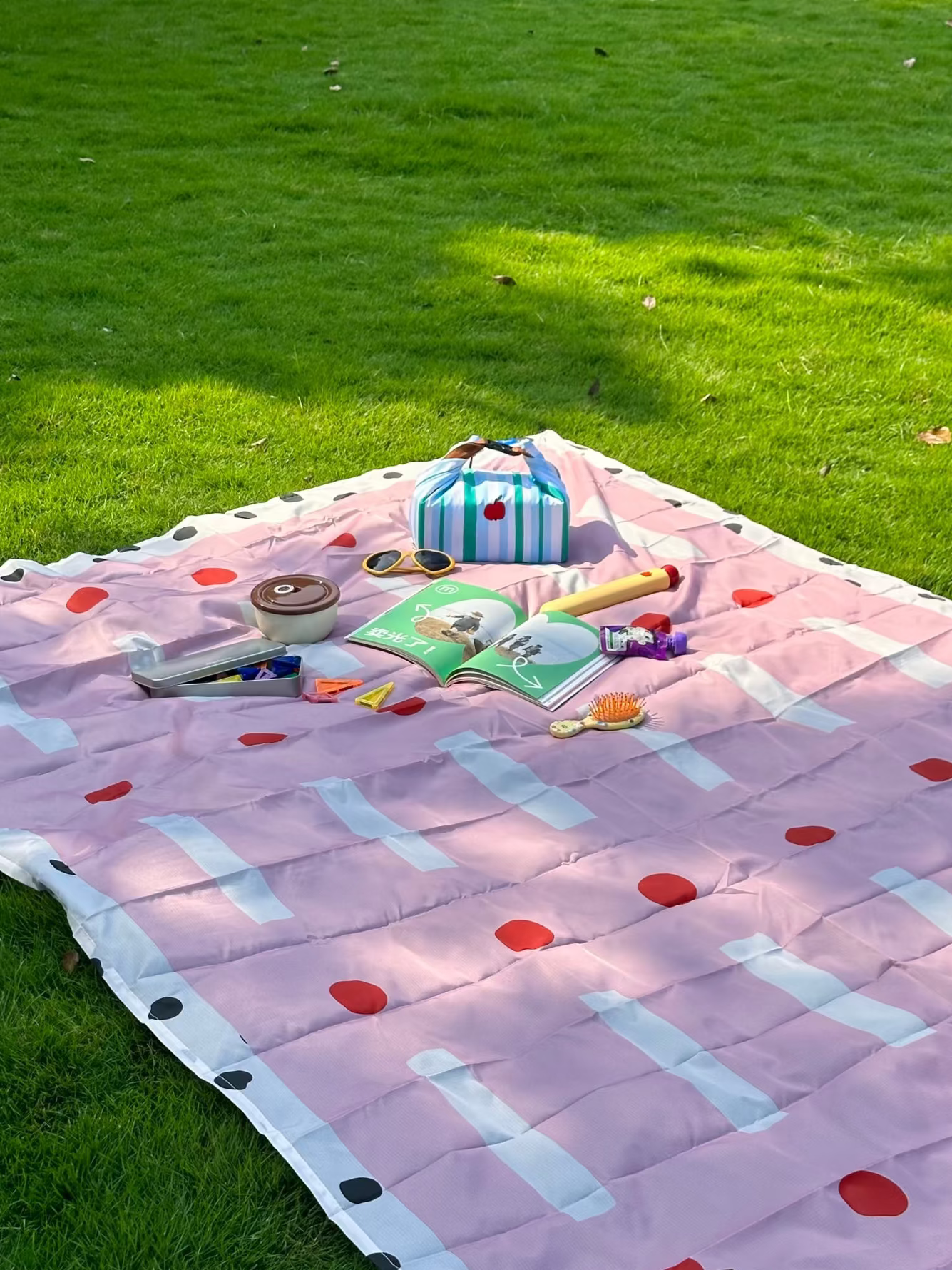 Vandeniui atsparus pikniko kilimėlis "Orchard Trek"