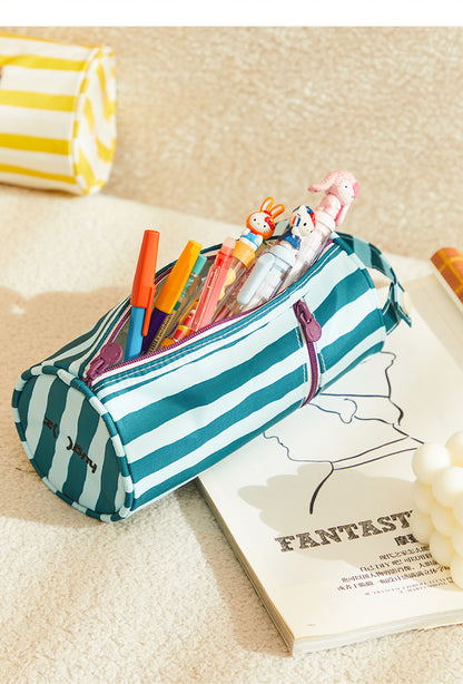 Žaismingas penalas / pieštukinė - Geltona su lūšimi